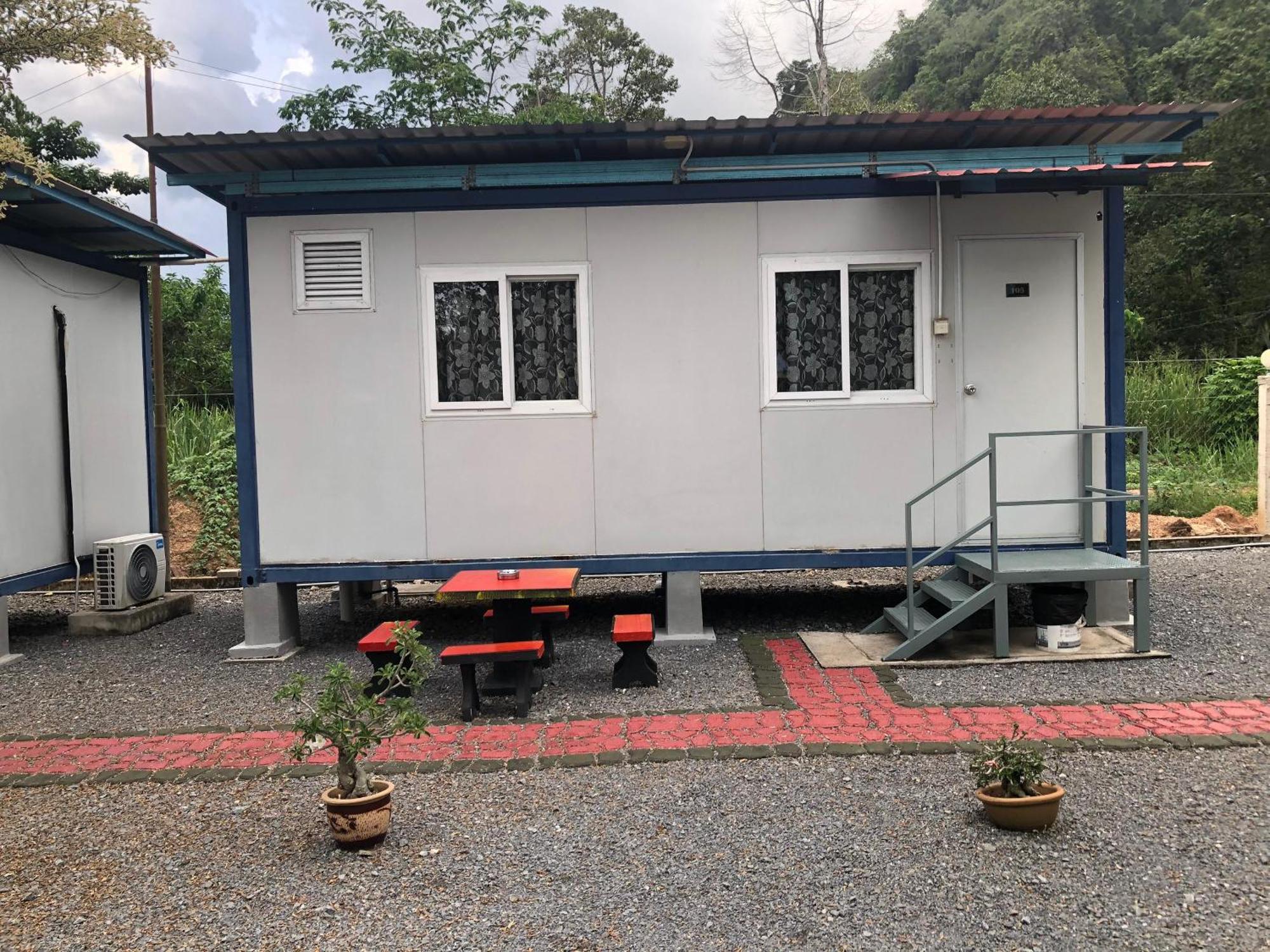 Guest House Gua Kelam Kaki Bukit 외부 사진